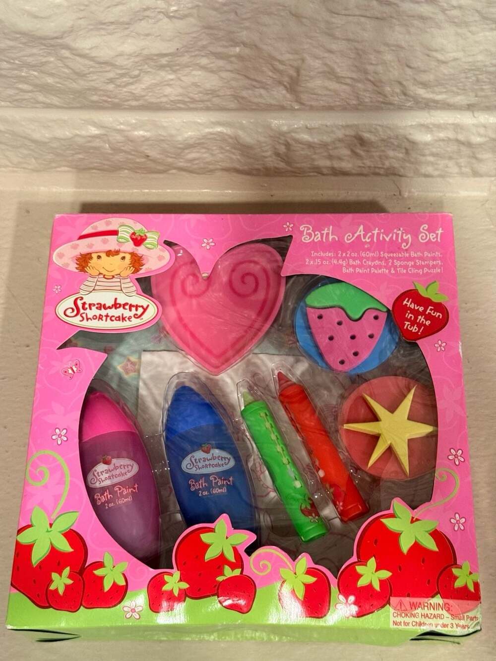 Strawberry Shortcake Bath Activity Set with Paints, Crayons, and Stampers
